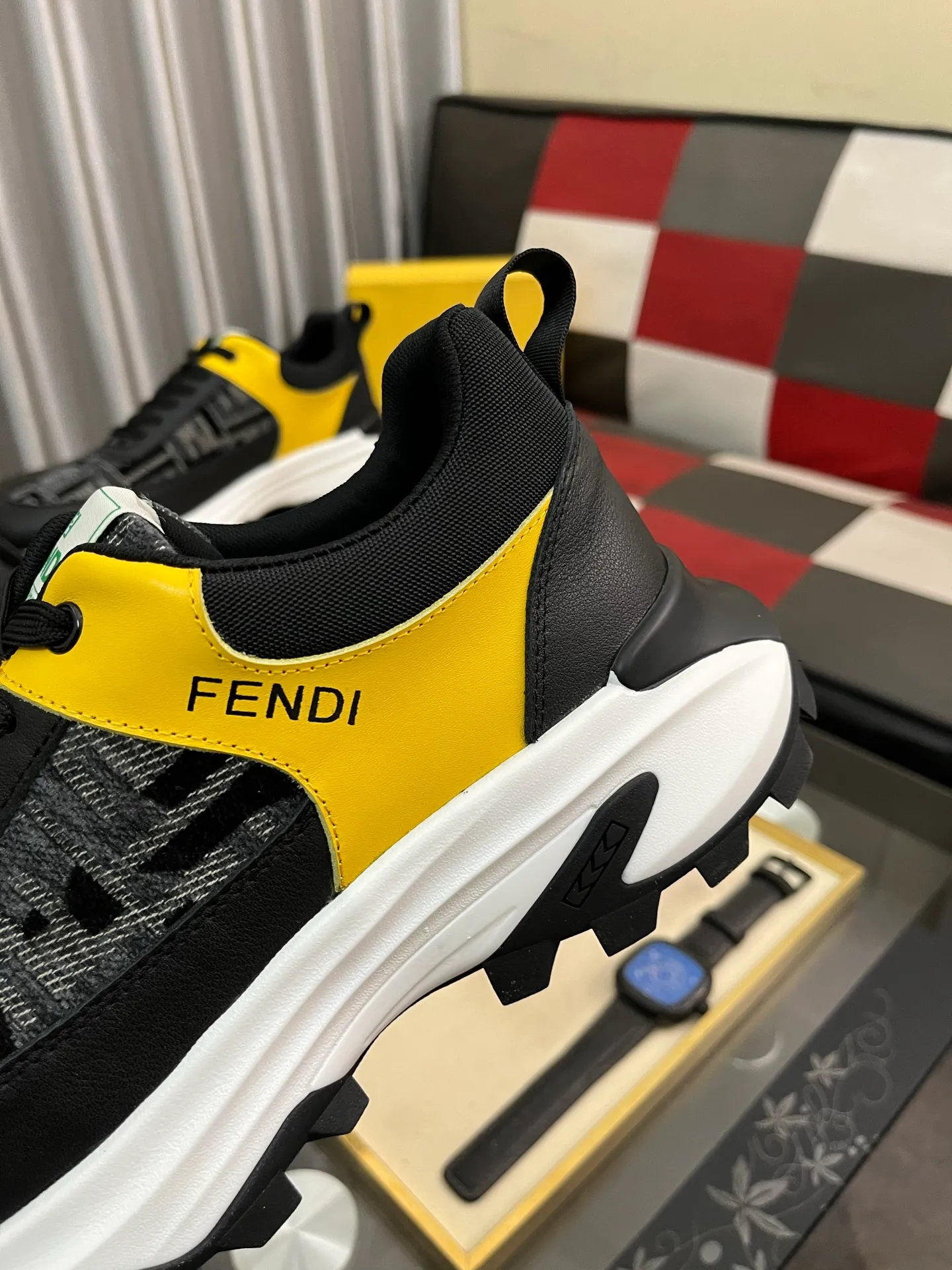 Men's Men's Shoes💰458⌚️⌚️[FENDI] Fendi's classic and comfortable men's, this complex sneaker is made of soft calfskin➕genuine leather lining➕original ultra-light rubber material with rough outsole. This unique light style is suitable for the casual and refined sensibility of this season. It is comfortable and natural on the feet. It is an everyday style for casual travel in autumn and winter! 38−443️⃣colors available